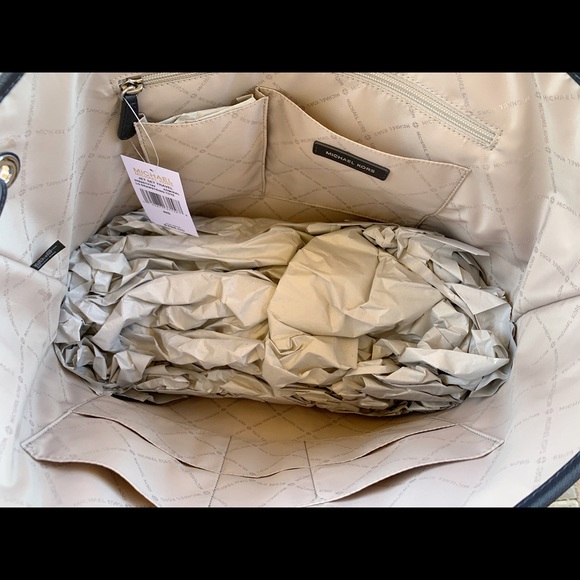 Michael Kors LARGE Carryall Tote Center Stripe MK - Picture 5 of 8